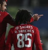 Se o apelido é Sanches,<br> porquê dizer Sánchez?!