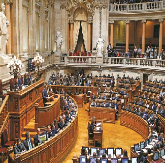 A Assembleia da República e o Acordo Ortográfico <br>  – e o amor parlamentar à língua de Camões